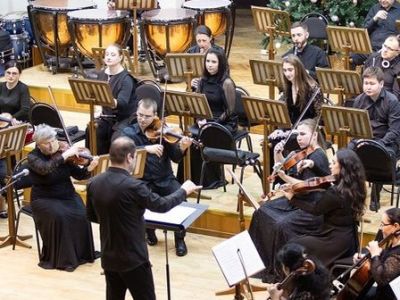 &quot;Оркестр зажигает ёлку!&quot;