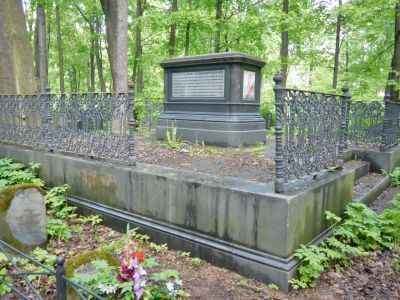 Могила Виллие Я.В. (1768-1854), врача