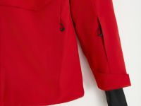 Горнолыжная куртка полуприлегающего силуэта