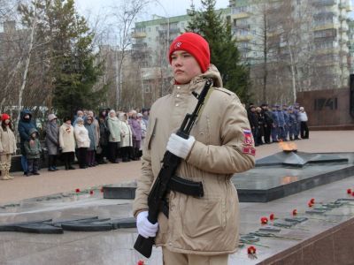 Вахта памяти: «каждой секундой, каждым дыханьем будьте достойны!»
