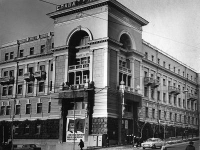 Здание гостиницы "Красный Владивосток"
