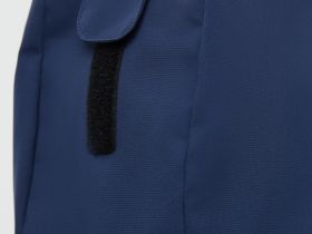 Ветровка с капюшоном и застежками по бокам