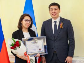 В Якутии отметили День радио и наградили работников связи