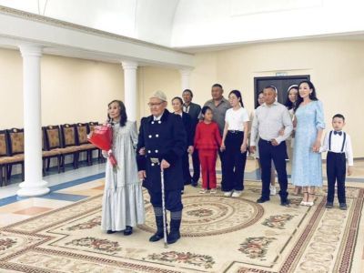Семья Павловых отметила золотую свадьбу во Дворце бракосочетания Якутска
