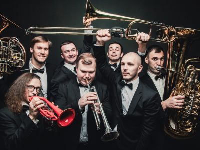 Билеты на Новогодние приключения с Olympic Brass (Филармония им. Шостаковича. Большой зал) / Концерт | Афиша | ИнфоТаймс