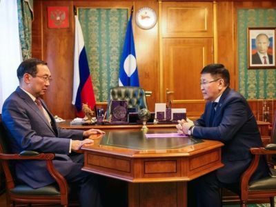 Айсен Николаев обсудил с главой Сунтарского улуса развитие района и поддержку участников СВО