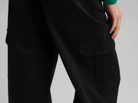 Свободные брюки-карго из твила