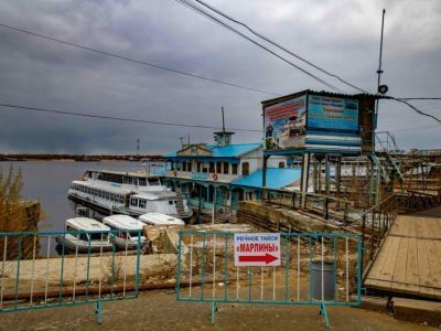 Трансфер пассажиров поезда через реку Лену на теплоходе продлили до 17 октября
