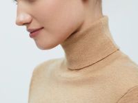 Джемпер с коротким рукавом и воротником-стойкой