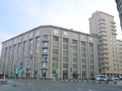 Жилой дом общества "Динамо" с клубом и магазином