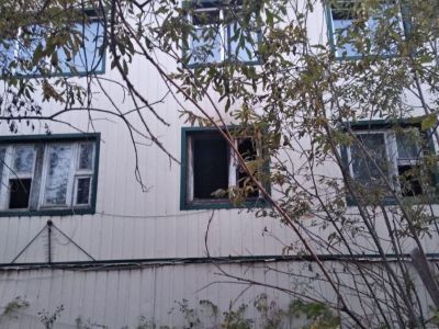 Пожарные спасли многоквартирный жилой дом в Нюрбе