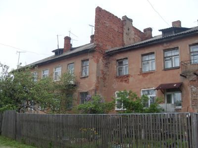 Здание конюшни