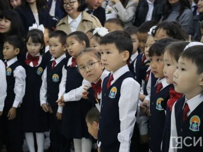 Торжественную линейку провели в Якутской городской национальной гимназии