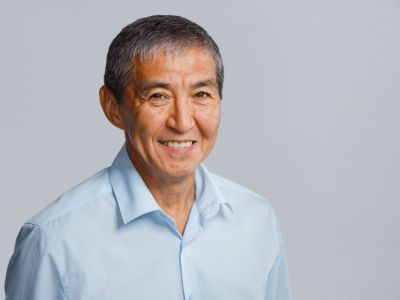 Анатолий Кырджагасов поздравил женщин с 8 марта