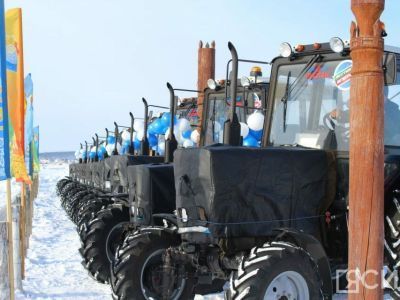 Аграрии Амгинского района получили ключи от новых тракторов в День коневода-табунщика