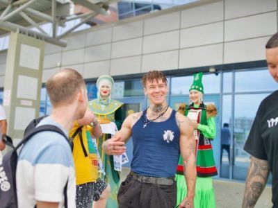 В Якутск прилетел певец Niletto