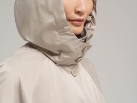 Ветровка со съемным капюшоном
