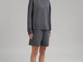 Свободная толстовка с капюшоном