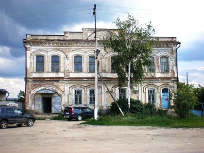 Дом жилой купца Никитина с рестораном "Россия"