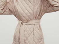 Стеганое утепленное пальто с поясом