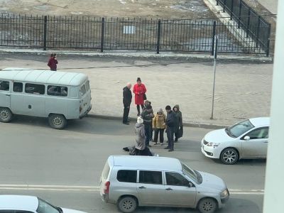 В центре Якутска автомобиль сбил женщину
