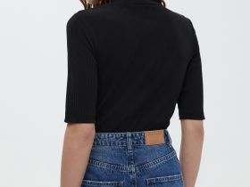 Джемпер с коротким рукавом и воротником-стойкой