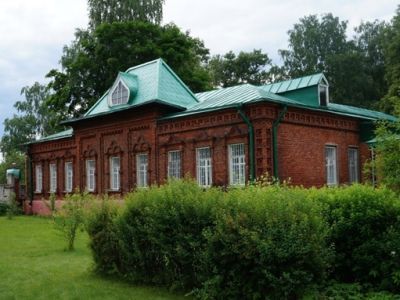 Дом причта церкви Покрова Пресвятой Богородицы, 1906 г., архитектор В.П.Десятов (?)