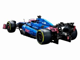 C64012W Конструктор Гоночный болид BWT Alpine Formula One Team A525 1:8