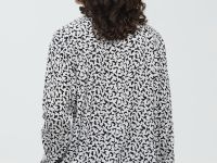 Блузка свободного силуэта с принтом