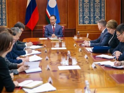 Выплаты ветеранам, мастер-планы и медпомощь: что обсуждалось на планерном совещании главы Якутии