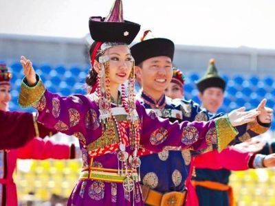 Любовь к морозам, туристические маршруты и самый северный в мире дацан: о жизни бурятов в Якутии