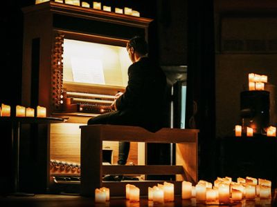 Киномузыка на органе при свечах