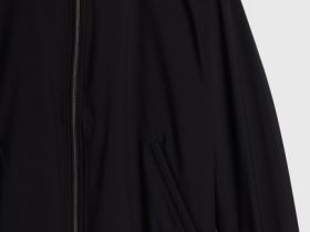 Бомбер на молнии, Черный