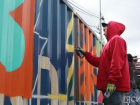 Уличные художники из Забайкалья создали арт-объект в Якутске и дали мастер-класс