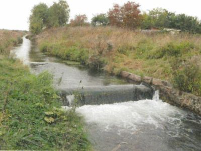 Каскад переливных плотин на Старопетергофском канале
