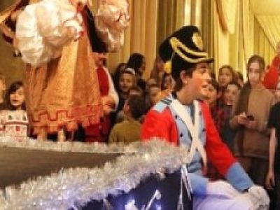 История игрушек. Новогодняя интермедиа