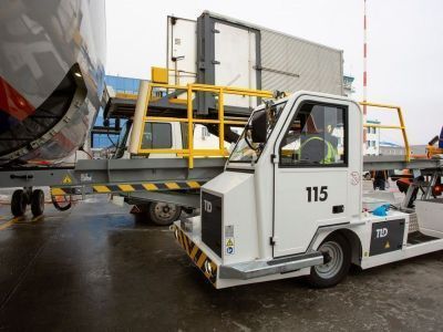 Аэропорт «Якутск» продолжает пополнять парк спецтехники