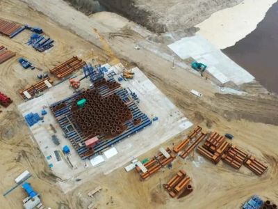 К сентябрю строители возведут тело опоры Ленского моста