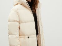 Пуховик с капюшоном и талией на кулиске