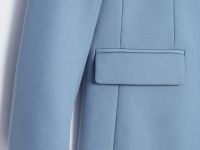 Однобортный жакет полуприлегающего силуэта