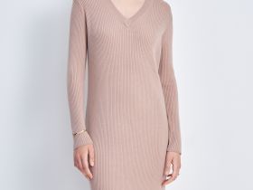 Платье с v-образным вырезом