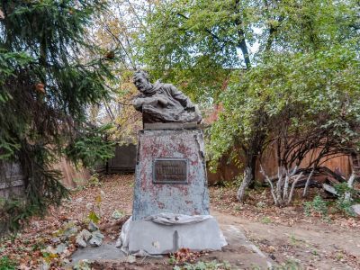 Памятник герою революции 1905 г. - машинисту А.В. Ухтомскому