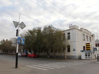 Здание, где в 1917 г. была создана первая партийная группа А.Н.Малишевским