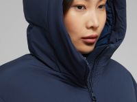 Утепленное пальто с капюшоном