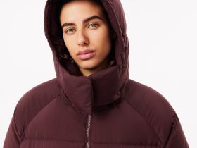 Женский длинный пуховик Lacoste с капюшоном