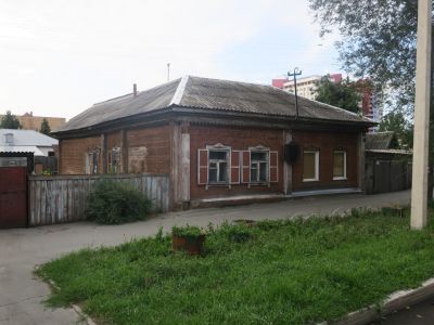 Дом, в котором в 1920-1921 гг. жил и умер командир 1-й Чумышской кавалерийской дивизии красных партизан Ворожцов Матвей Иванович ("Анатолий")