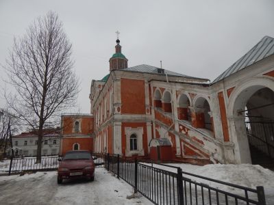 Церковь Нижне-Никольская, 1748 г., колокольня 1766 г., часовня конец XIXв.