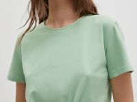 Футболка с узлом