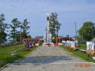 Памятник воинам-землякам, погибшим на фронтах Великой Отечественной войны