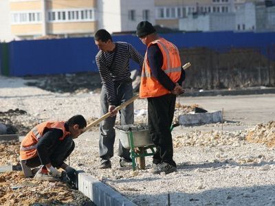 Более 70% россиян считают, что нужно ограничить приток мигрантов